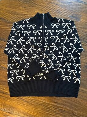 Entro Women’s Black/White Bow Half-Zip Sweater